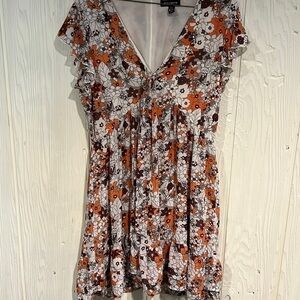 Qed LONDON Knee Length cap ruffed sleeves lined dress size 10